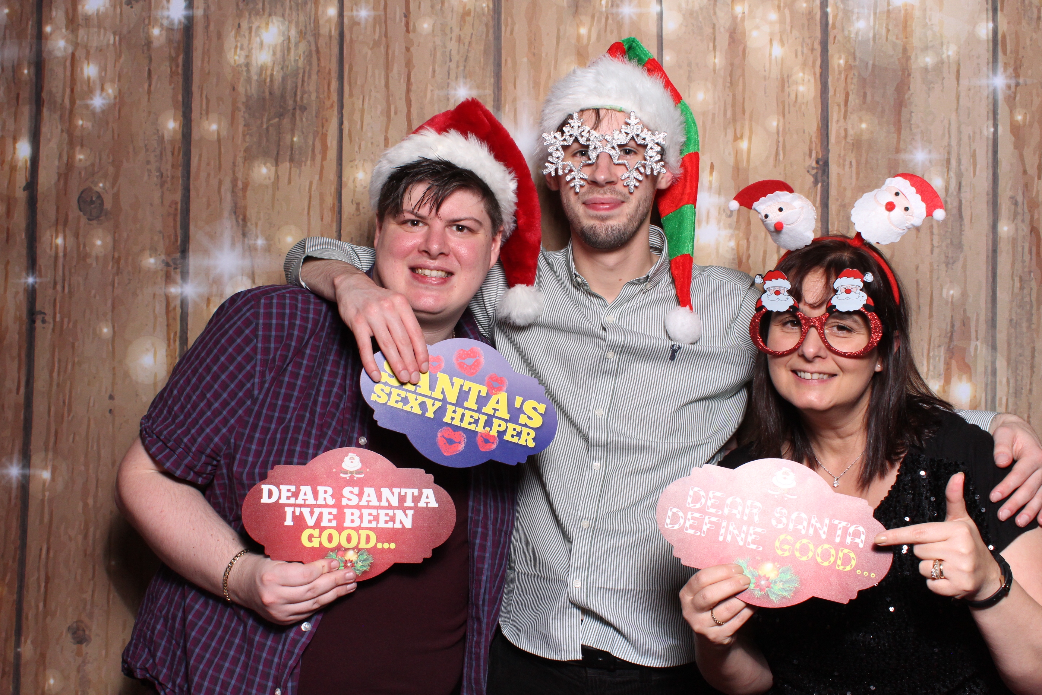 Tes Christmas party  | View more photos from the event at gallery.magicimages.uk/u/MagicImages/Tes-Christmas-party